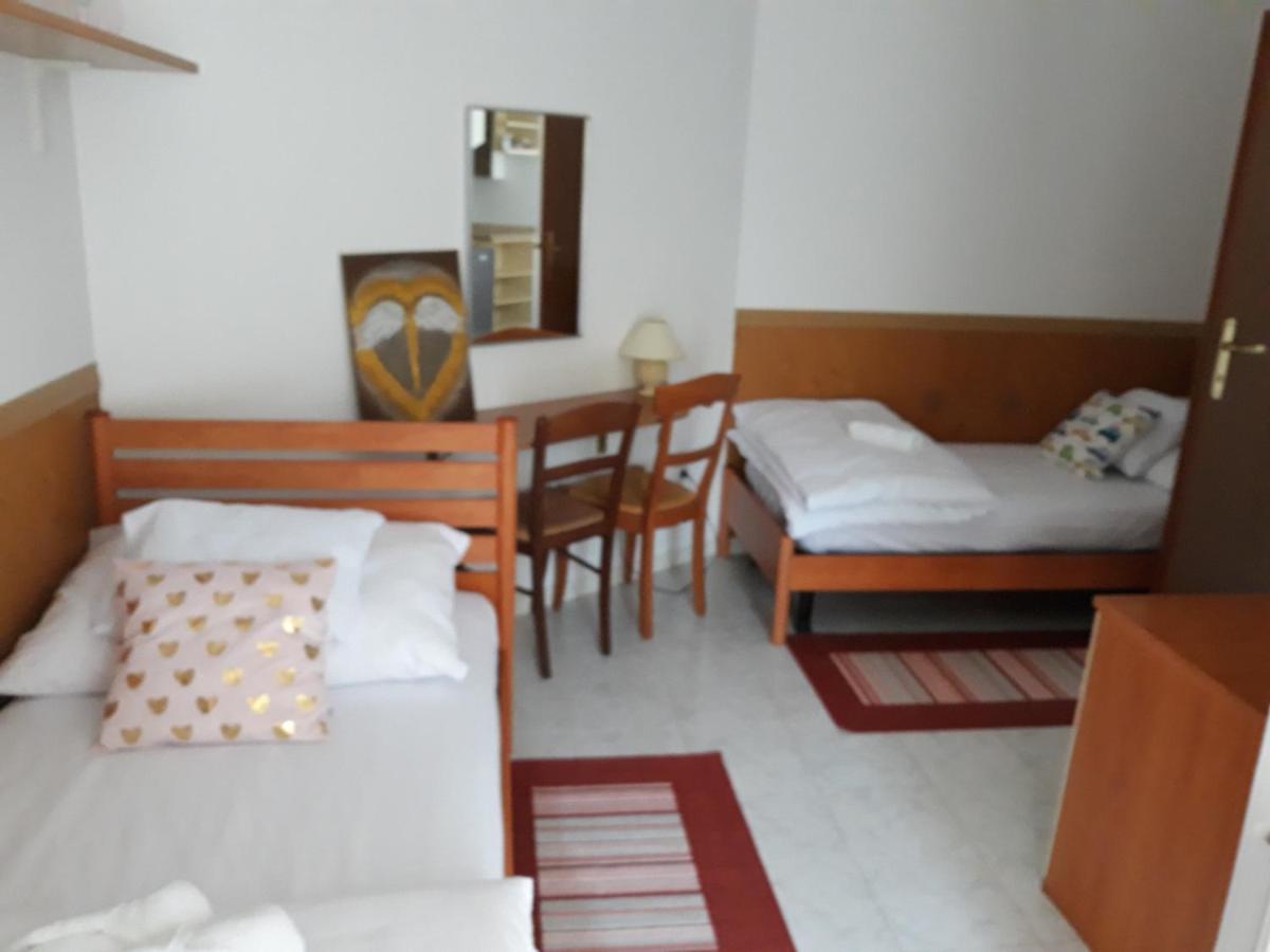 Ljudmila Doo Appartement Banjole Buitenkant foto